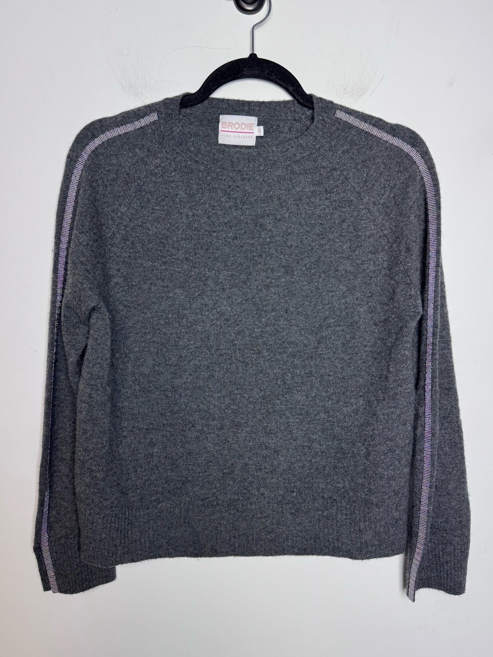 BRODIE CASHMERE glitz split cuff crew sweater in derby grey - Picture 4 of 10